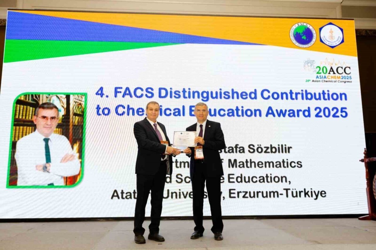 Atatürk Üniversitesi öğretim üyesi Prof. Dr. Mustafa Sözbilir, kimya eğitimi