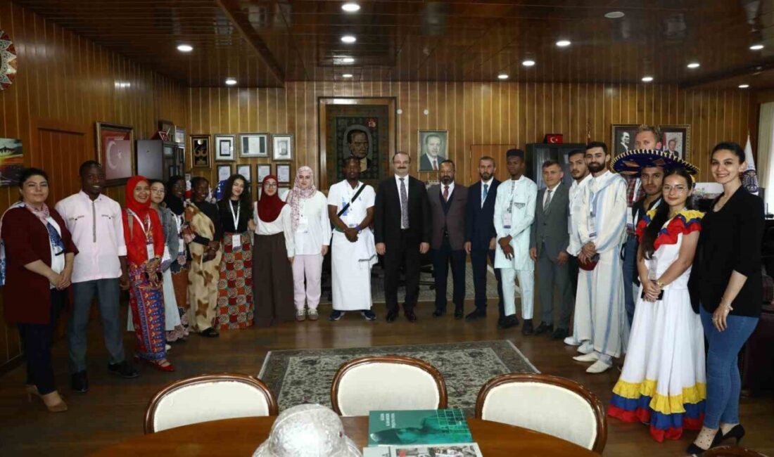 Atatürk Üniversitesi ile Yunus Emre Enstitüsü iş birliğinde düzenlenen 2025