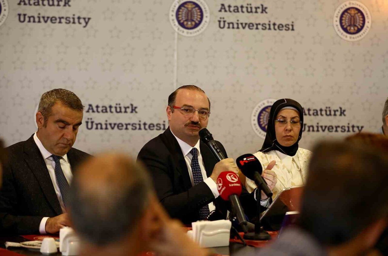 Atatürk Üniversitesi Rektörü Prof. Dr. Ahmet Hacımüftüoğlu, yerel ve ulusal