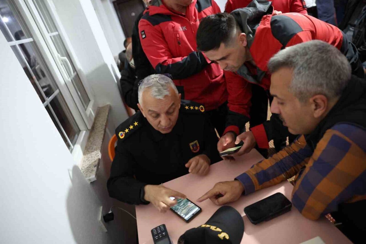 Rize, Bayburt ve Erzurum sınırında kaybolduğu bildirilen özel jet uçağına