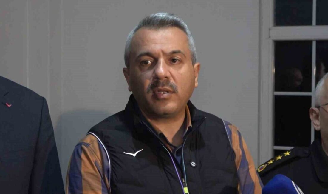Rize Valisi Baydaş’tan düşen jet uçağını arama çalışmasına dair açıklama Rize Valisi İhsan Selim Baydaş; Rize, Bayburt ve Erzurum sınırında