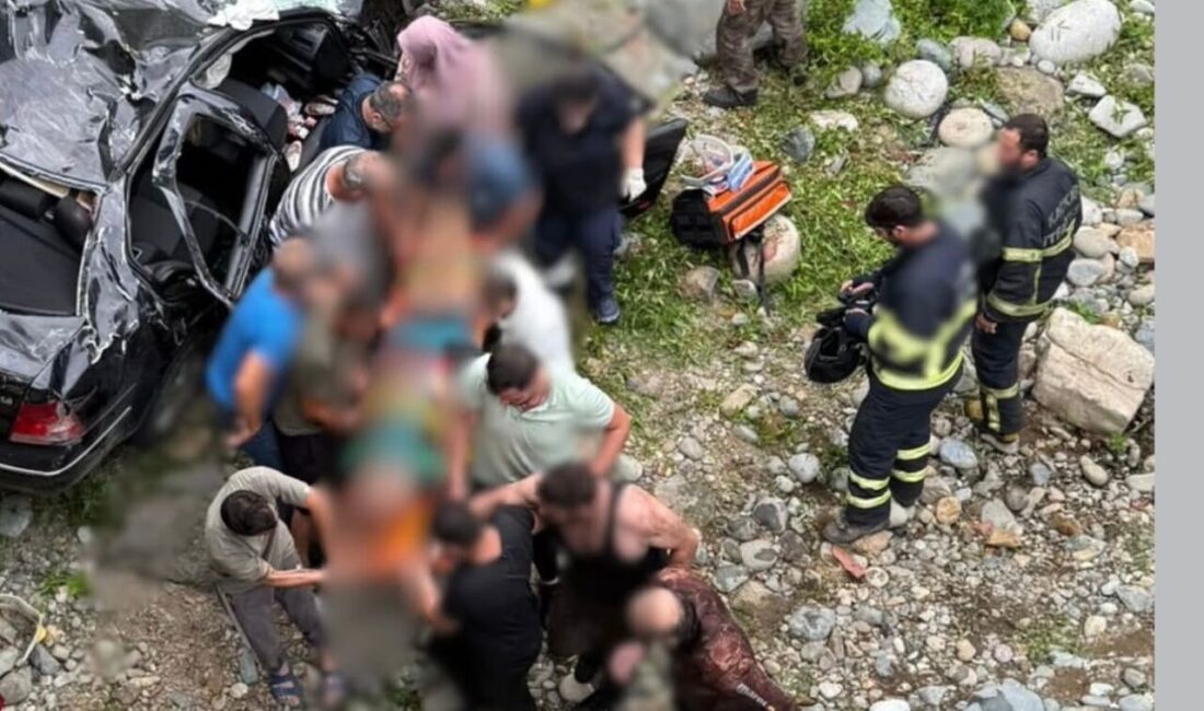 Rize’nin Fındıklı ilçesinde iki otomobilin çarpıştığı kazada 1 kişi hayatını