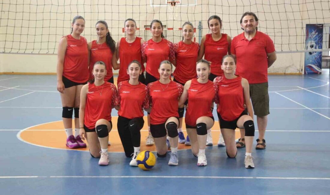 Tokat’tan Rize’ye namağlup dönen yıldız kızlar il karması voleybol takımı,