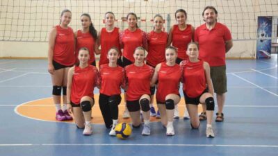 Tokat’tan Rize’ye namağlup dönen yıldız kızlar il karması voleybol takımı,