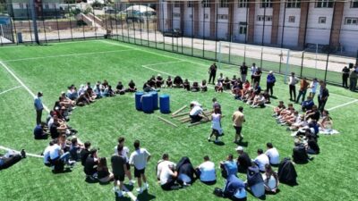 Erzincan Binali Yıldırım Üniversitesi Spor Bilimleri Fakültesi öğrencilerinden oluşan Palan