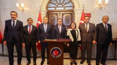 Sanayi ve Teknoloji Bakanı Mehmet Fatih Kacır, Kilis Valisi Tahir