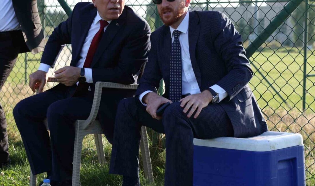 Erzurum Büyükşehir Belediye Başkanı Mehmet Sekmen, Erzurum’da kamp yapan Trabzonspor