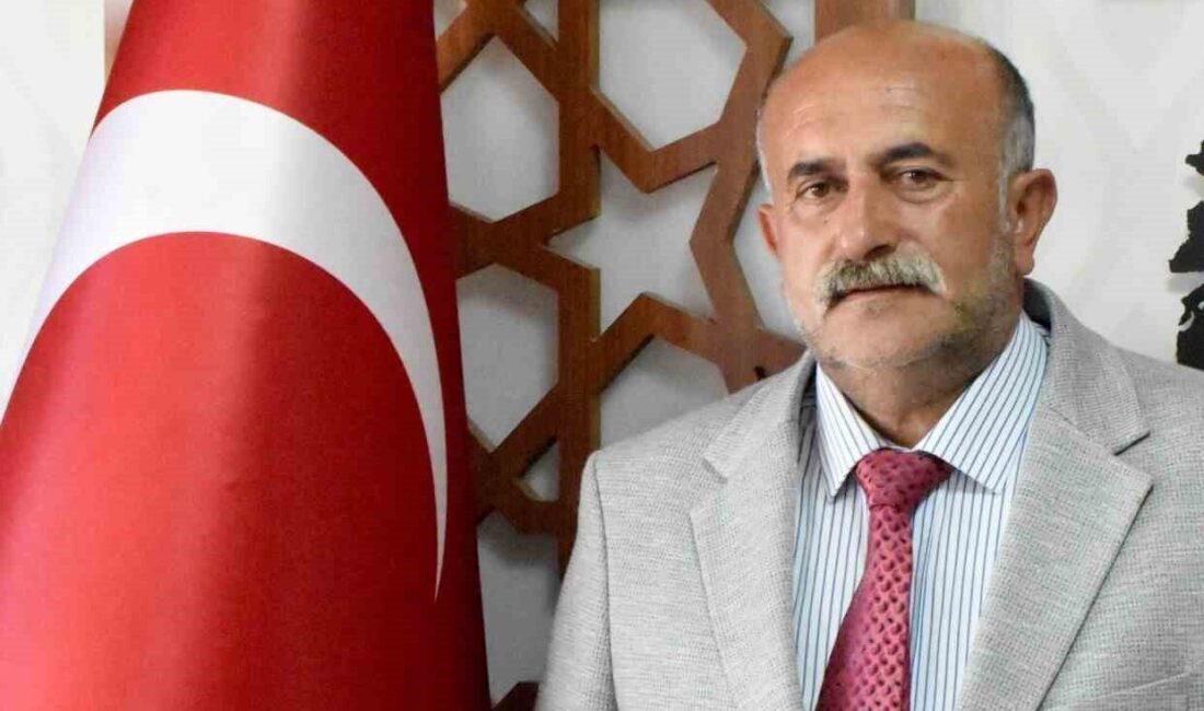 Şenkaya Belediye Başkanı Özcan’dan 15 Temmuz mesajı; “Hainlerin karşısında her zaman duvar olacağız” Şenkaya Belediye Başkanı Görbil Özcan, 15 Temmuz Demokrasi ve Milli