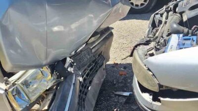 Sinop’un Gerze ilçesinde iki otomobilin çarpışması sonucu 5 kişi yaralandı.