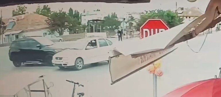 Sivas’ta iki otomobilin çarpıştığı kazada 5 kişi yaralandı. Edinilen bilgilere