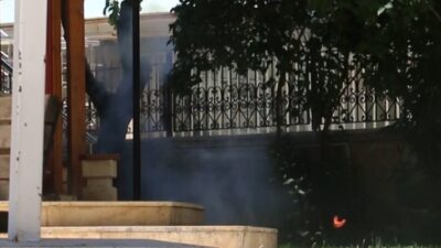 Sivas’ta cami bahçesinde bulunan şüpheli çanta paniğe neden oldu. Polis