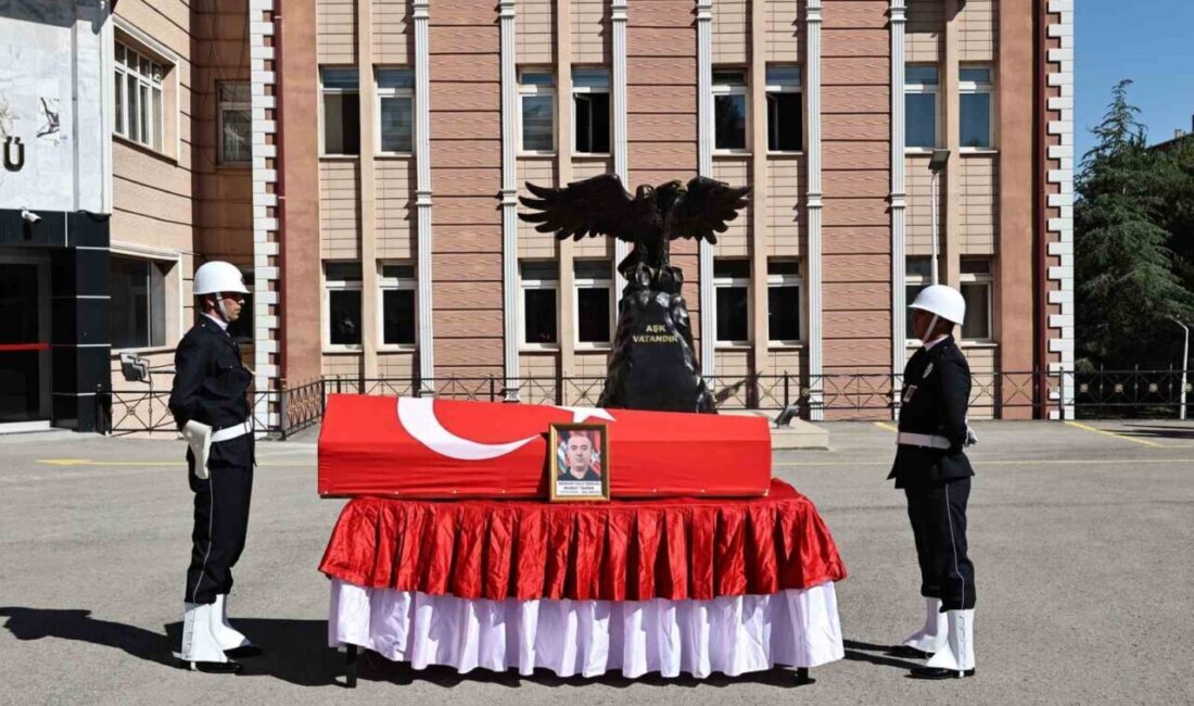 Sivas’ta geçirdiği rahatsızlık sonucu hayatını kaybeden polis memuru için tören