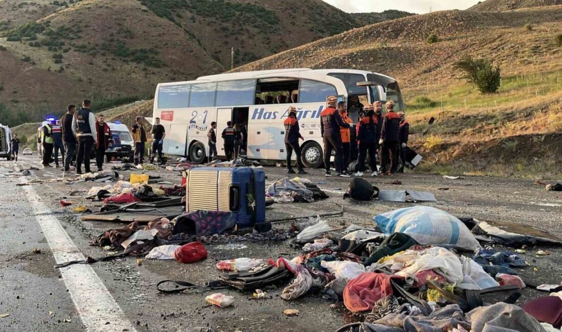 Sivas’ta kontrolden çıkan yolcu otobüsünün devrilmesi sonucu meydana gelen kazada