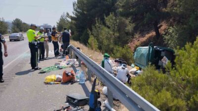 Sivas’ın Koyulhisar ilçesi Sarıkaya köyünde yoldan çıkan minibüs takla attı.