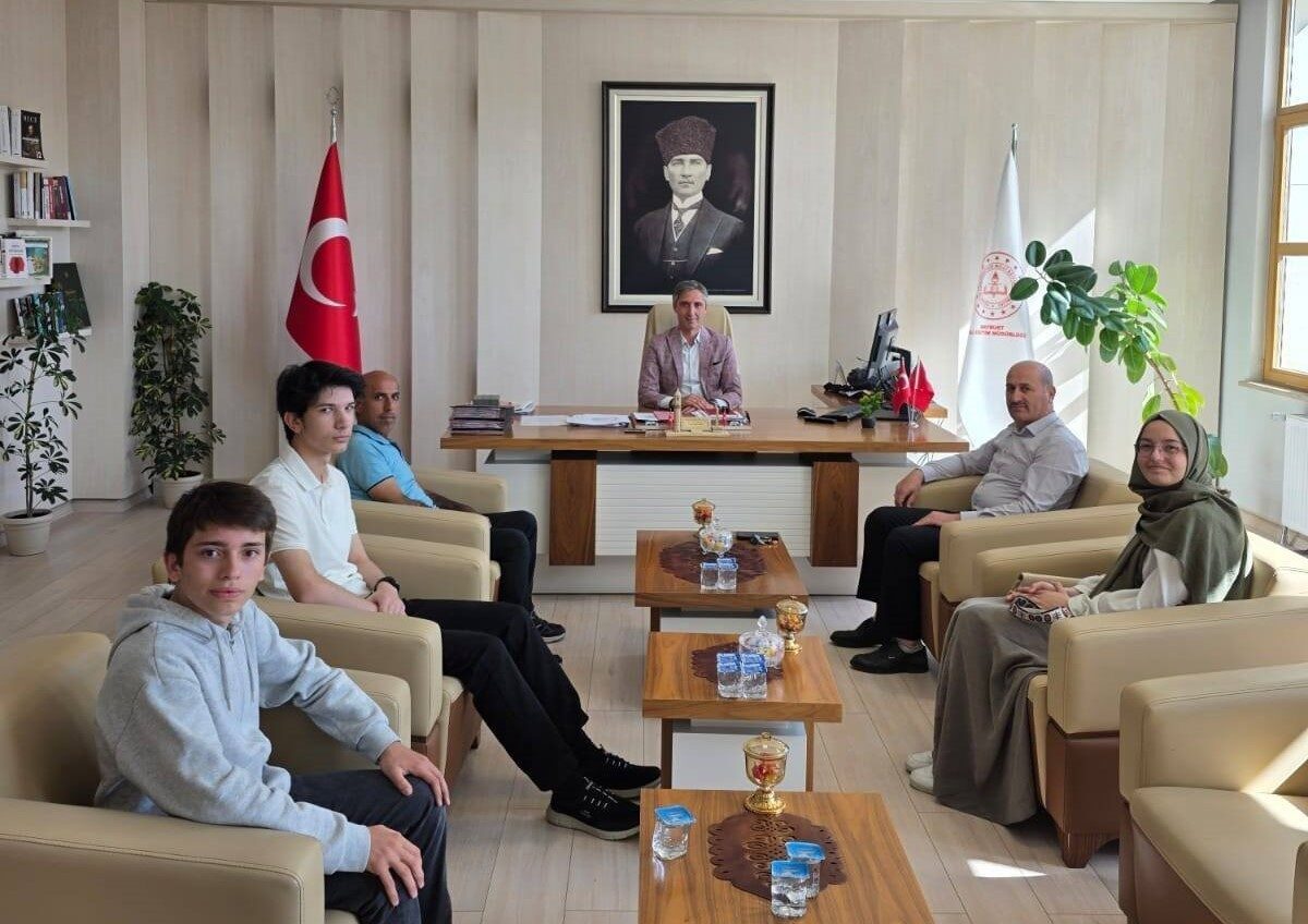 Bayburt’ta düzenlenen Ona Selam Ulusal Siyer-i Nebi Yarışması’nda dereceye giren