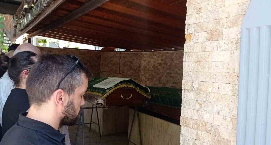 Kocaeli’nin Karamürsel ilçesinde sokak ortasında silahlı saldırıya uğrayarak hayatını kaybeden