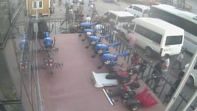 Kocaeli’nin İzmit ilçesinde 2’si ağır 8 kişinin yaralandığı kavganın dehşet