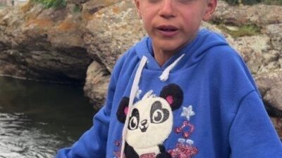 Gümüşhane’nin Taşköprü Yaylası’nda yaşayan küçük Mete’nin, yaylaya gelen ziyaretçilerin bıraktığı