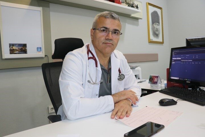 Sivas Medicana Hastanesi Kardiyoloji Bölümü Uzmanı Dr. İsmail Erdoğu, diş