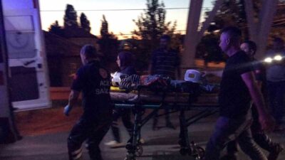 Sivas’ta bir otomobilin çarptığı genç kız yaralandı. Edinilen bilgilere göre,