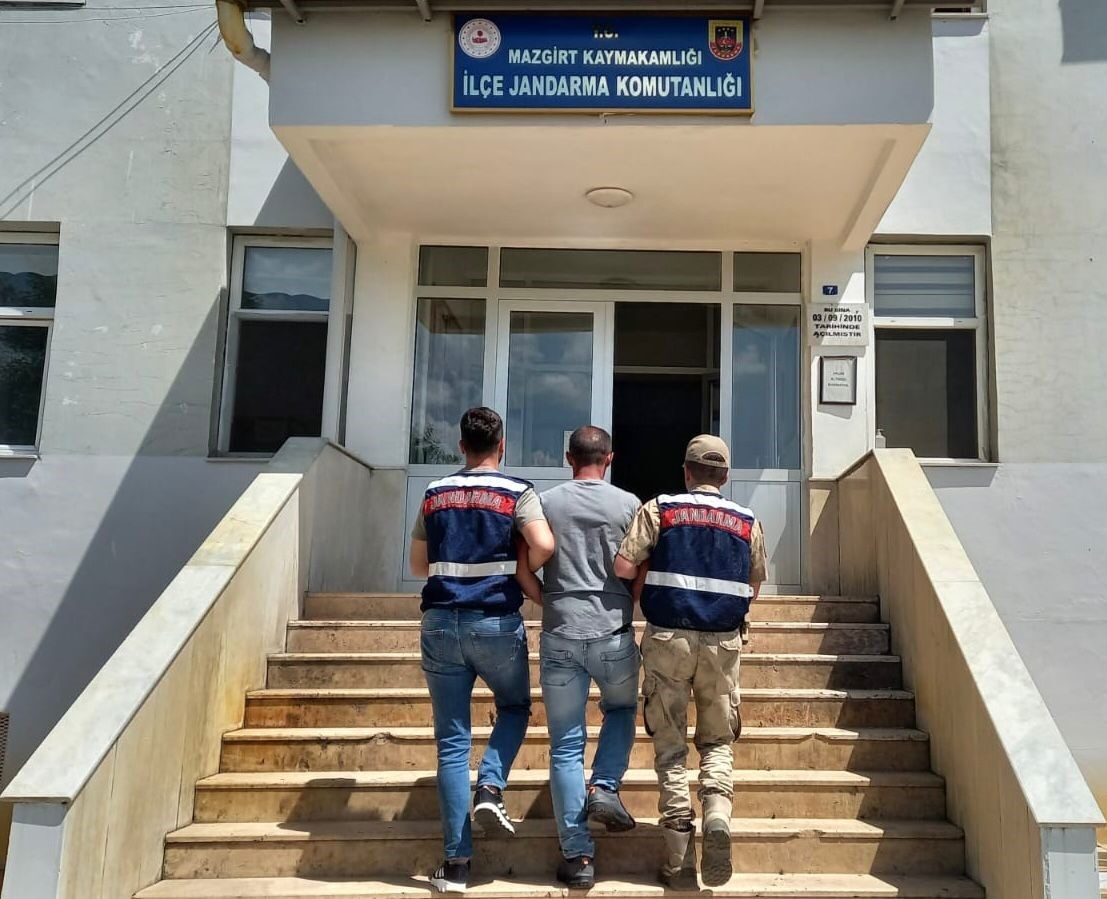 Tunceli’de kasten öldürme suçundan aranan şahıs jandarma ekiplerince yakalandı. Şahıs,
