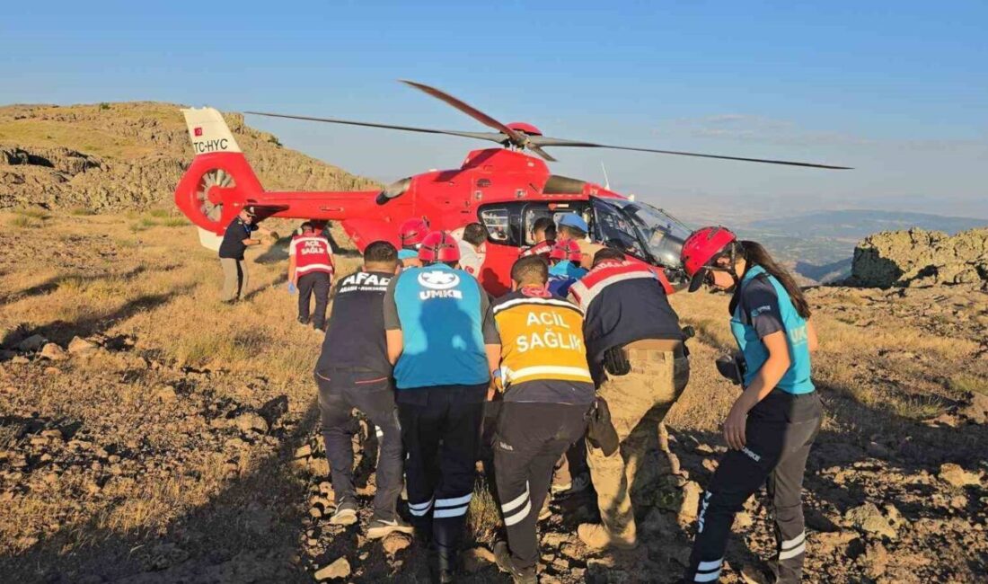 Tunceli’nin Nazımiye ilçesinde kayalık alanda düşerek ayağını kıran şahıs, ambulans