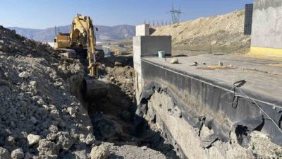 Sivas’ta bulunan Yağdonduran Tüneli çevresinde yürütülen çalışmalar sırasında göçük meydana