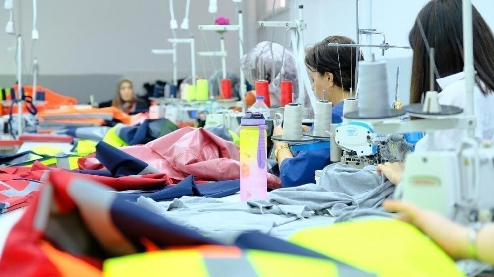 Ücretli çalışan sayısı yıllık yüzde 1,2 arttı Sanayi, inşaat ve ticaret-hizmet sektörleri toplamında ücretli çalışan sayısı Mayıs