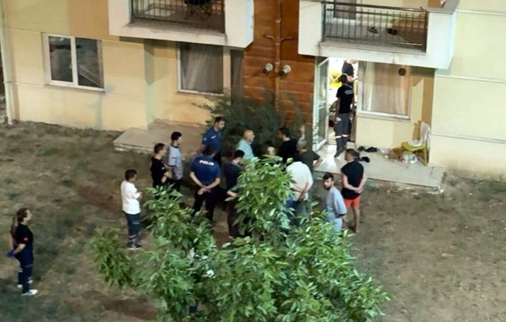 Sakarya’nın Serdivan ilçesinde bir üniversite öğrencisi, kaldığı apartta ölü bulundu.