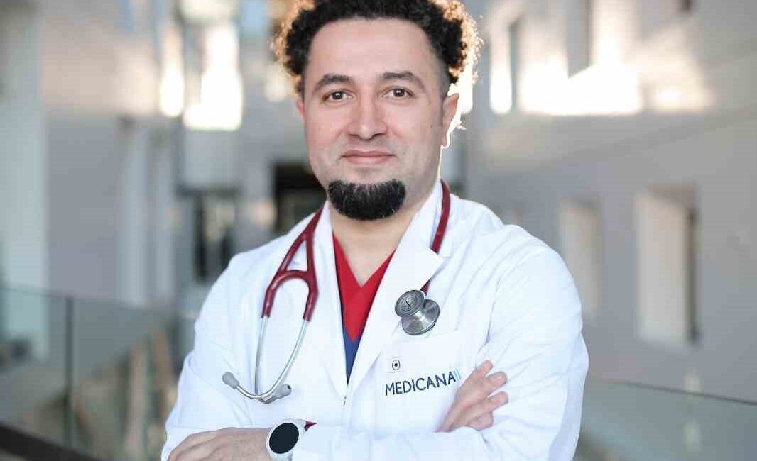 Çocuk Sağlığı ve Hastalıkları Uzmanı Dr. Hasan Çetinkaya, bebekli ailelerin