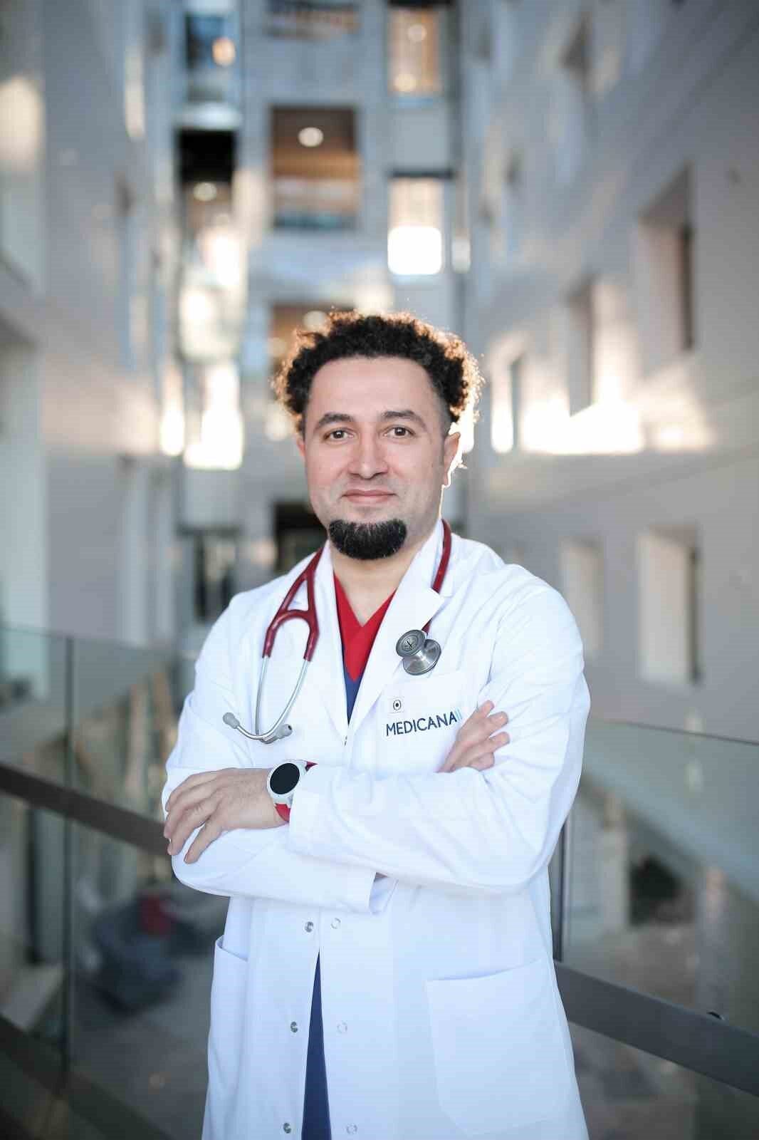 Çocuk Sağlığı ve Hastalıkları Uzmanı Dr. Hasan Çetinkaya, bebekli ailelerin