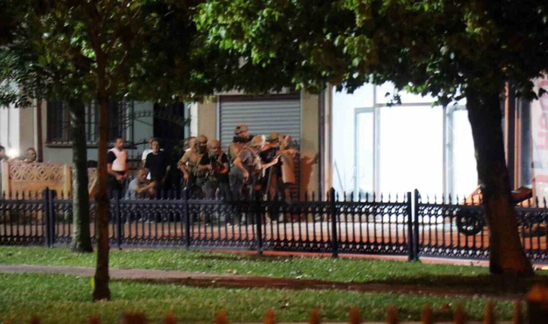 Sakarya’nın Adapazarı ilçesinde hakkında yakalama kararı bulunan ve yaklaşık 6