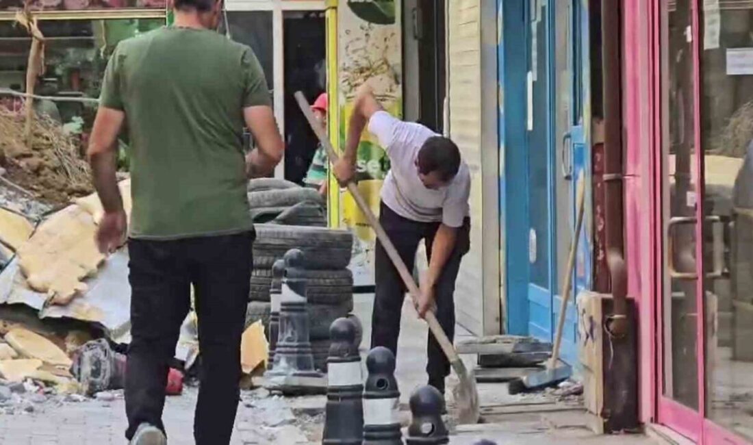 Zonguldak’ta depreme dayanıksız olduğu gerekçesiyle Atatürk Kültür Merkezi binasının yıkım