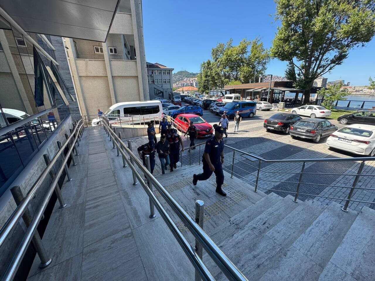 Zonguldak’ın Köroğlu köyünde 3 kişinin hayatını kaybettiği bıçaklı kavganın şüphelisi