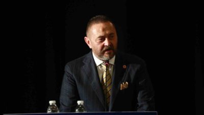 Karşıyaka Belediyesi’nde mali sıkıntılar nedeniyle işçi maaşlarının ödenmemesi ve memur