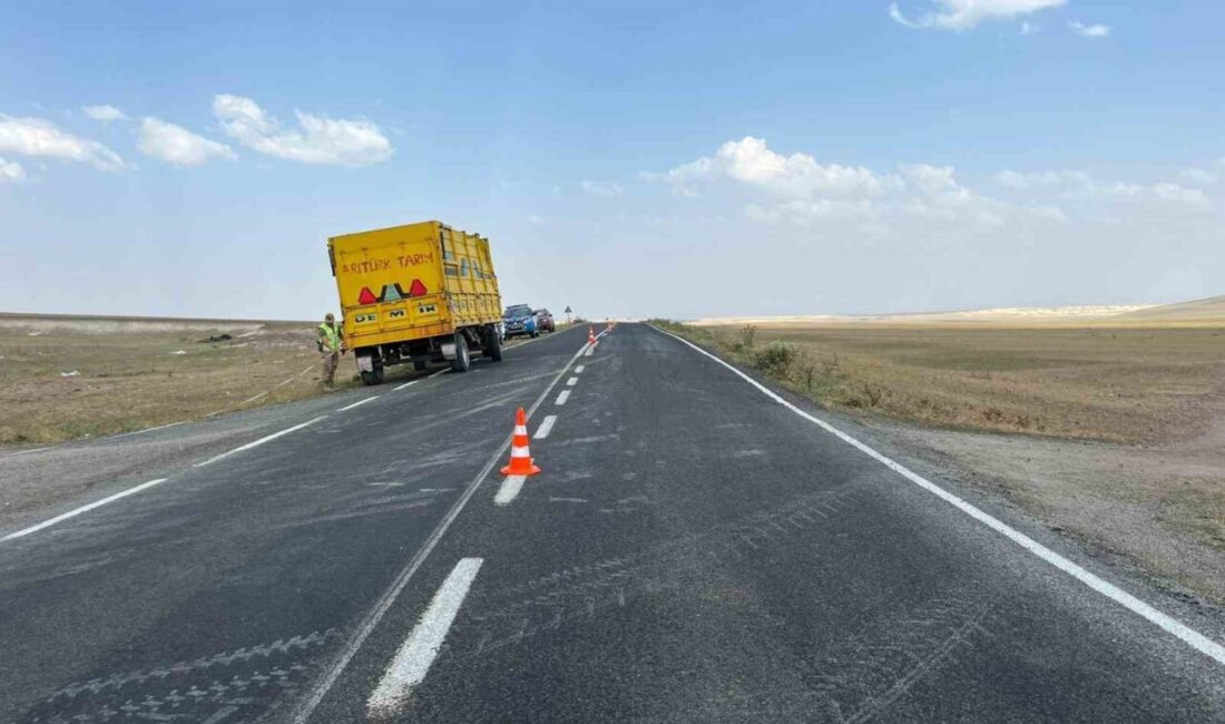 Akyaka’da meydana gelen trafik kazasında, kazaya karışan araçlarda maddi hasar