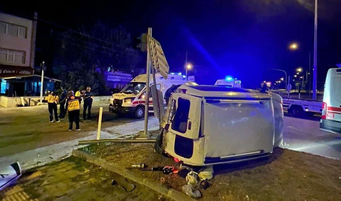 Amasya’da hafif ticari araç ile ambulansın çarpışması sonucu meydana gelen