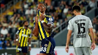 Fenerbahçe’nin İngiliz futbolcusu Archie Brown, Kocaelispor karşısında attığı golle bu
