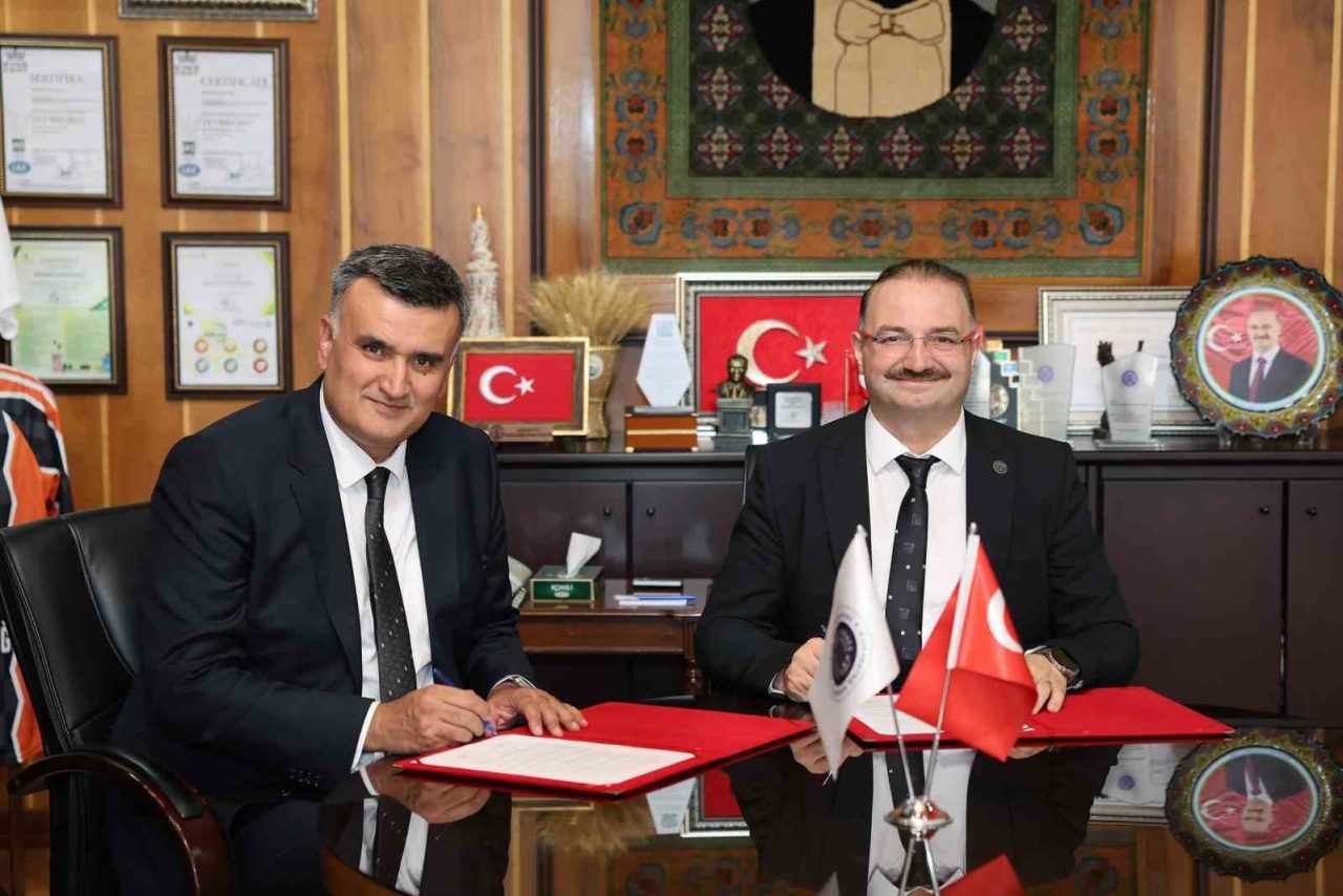 Orta Doğu Teknik Üniversitesi (ODTÜ) Rektörü Prof. Dr. Ahmet Yozgatlıgil,