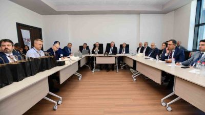 Van Yüzüncü Yıl Üniversitesi (YYÜ) ev sahipliğinde ve Üniversite Hastaneleri