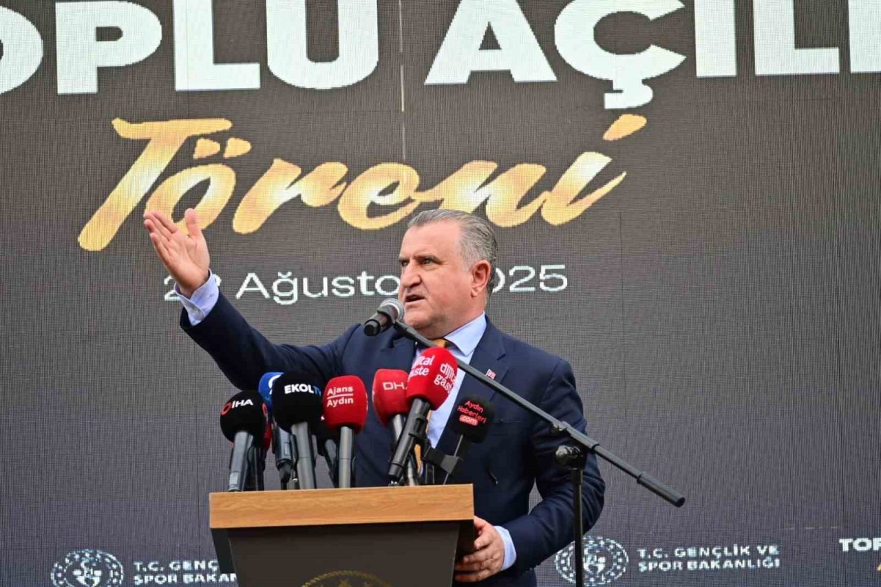 Gençlik ve Spor Bakanı Osman Aşkın Bak, Türkiye’de bir spor