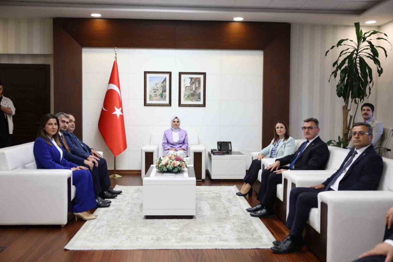 Aile ve Sosyal Hizmetler Bakanı Mahinur Özdemir Göktaş, Bartın ziyaretinde,