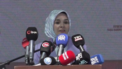 Eskişehir’de huzurevi açılışına katılan Aile ve Sosyal Hizmetler Bakanı Mahinur