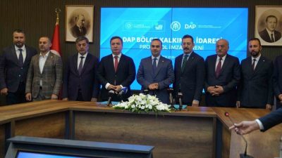 Sanayi ve Teknoloji Bakanı Mehmet Fatih Kacır, Erzincan Valiliğinde düzenlenen