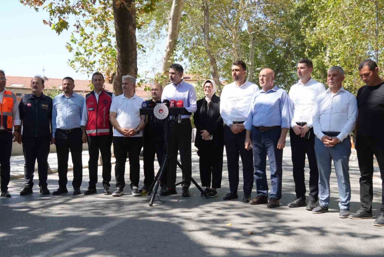 Çevre, Şehircilik ve İklim Değişikliği Bakanı Murat Kurum, Sındırgı depremi