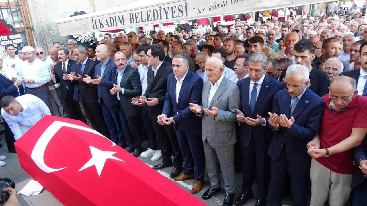 Kanser hastalığından hayatını kaybeden eski Bayındırlık ve İskan Bakanı Mustafa