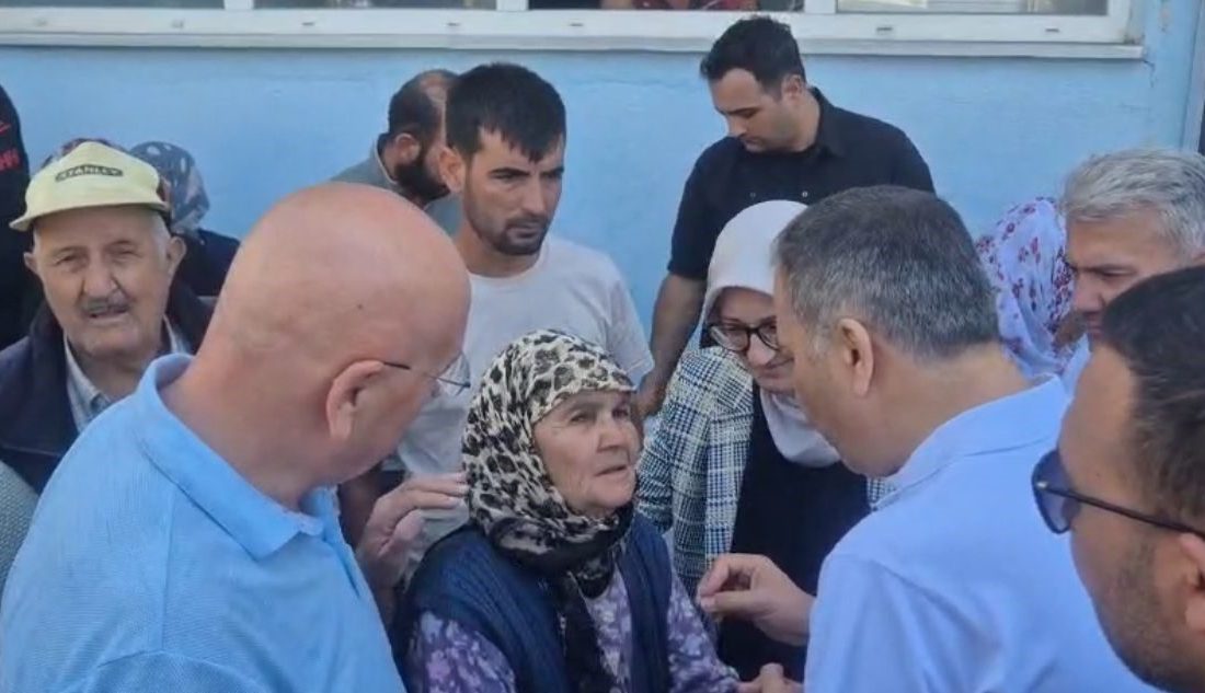 Balıkesir’in Sındırgı ilçesindeki 6.1 büyüklüğündeki depremin ardından dün geceden itibaren