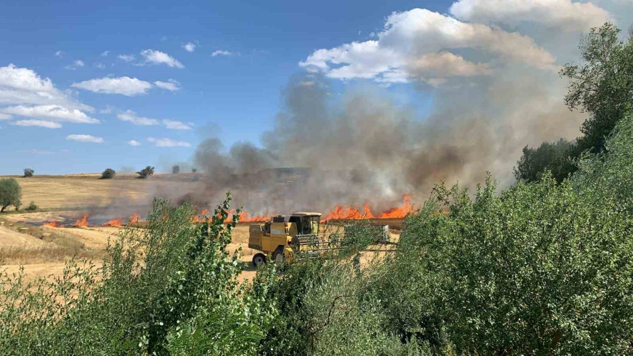 Kastamonu’nun Devrekani ve Seydiler ilçesinde balya makinelerinden çıkan yangınlar ormanlık