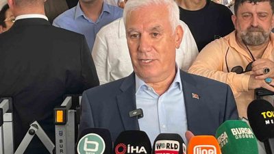 Bursa Büyükşehir Belediye Başkanı Mustafa Bozbey, partisinden istifa haberlerini yalanlayarak,