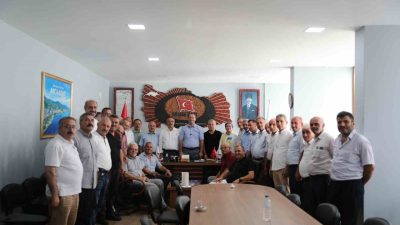 Trabzon’un Akçaabat Belediye Başkanı Osman Nuri Ekim, Akçaabat Muhtarlar Derneği’nde